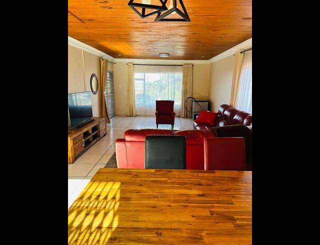 4 BEDROOM HOUSE FOR SALE IN BLUFF